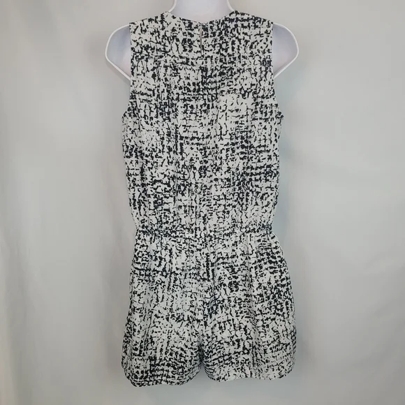 White House Black Market Romper - Picture 5 of 8